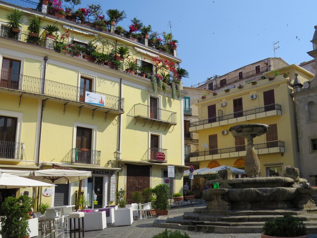 B&B La Piazzetta Paola Exterior photo