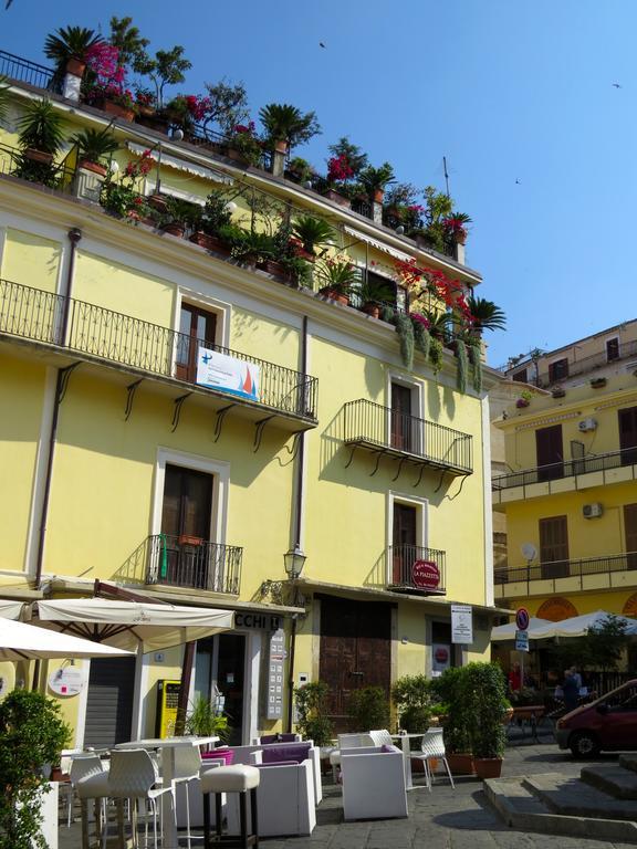 B&B La Piazzetta Paola Exterior photo